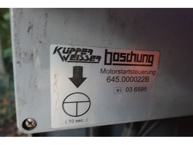 Boschung natzoutstrooier op slede - afbeelding 7 van  11