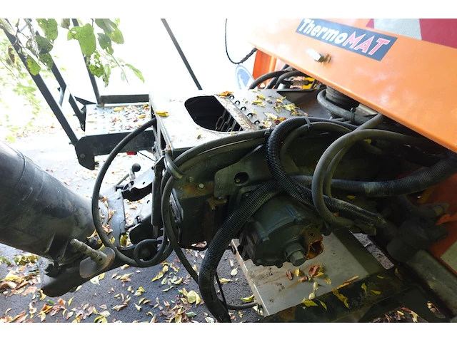 Boschung natzoutstrooier op slede - afbeelding 3 van  12