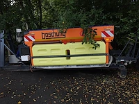 Boschung natzoutstrooier op slede