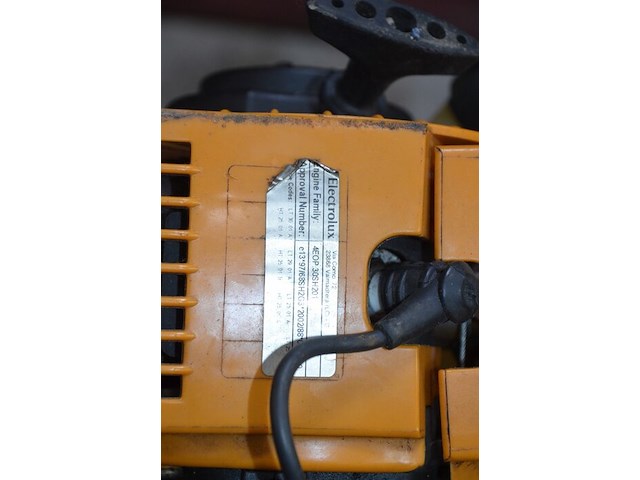 Bosmaaier oranje kleur electrolux cabrio 261 mc culloch (13) - afbeelding 6 van  9