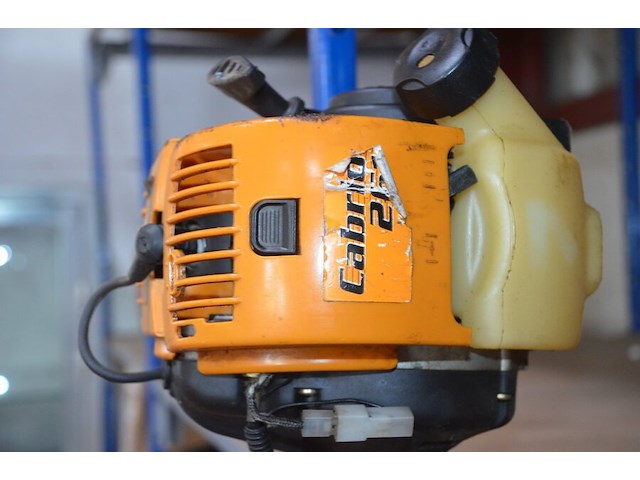 Bosmaaier oranje kleur electrolux cabrio 261 mc culloch (13) - afbeelding 7 van  9