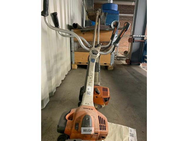 Bosmaaier stihl - defect - afbeelding 1 van  3