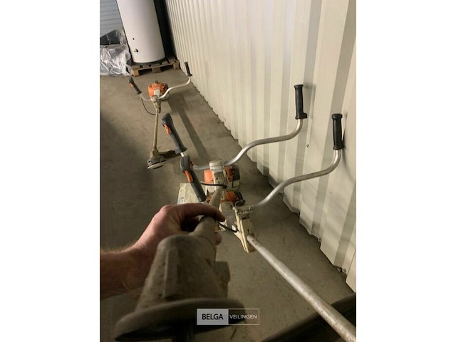 Bosmaaier stihl - defect - afbeelding 3 van  3
