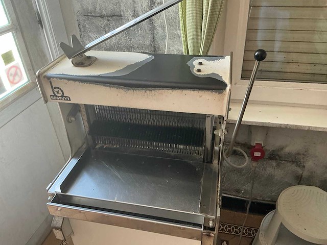 Bossuyt broodsnijmachine - afbeelding 3 van  4