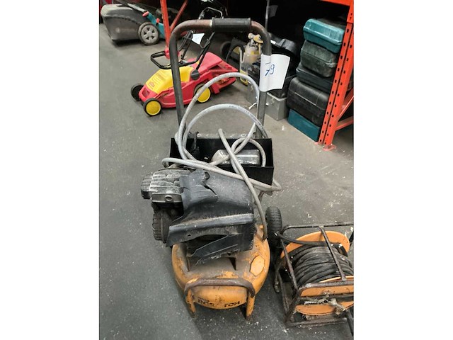 Bostitch luchtcompressor - afbeelding 2 van  4