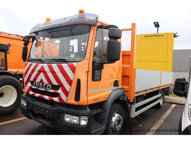 Botsabsorbeerder iveco 120e, datum 1ste inschrijving 17/10/2013, chassisnummer zcfa1ed1402612580, km-stand laatste keuring 3.276, euro evv - afbeelding 1 van  9
