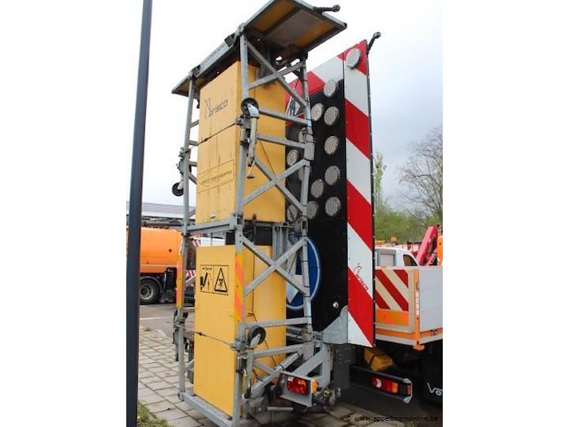 Botsabsorbeerder iveco 120e, datum 1ste inschrijving 17/10/2013, chassisnummer zcfa1ed1402612580, km-stand laatste keuring 3.276, euro evv - afbeelding 4 van  9