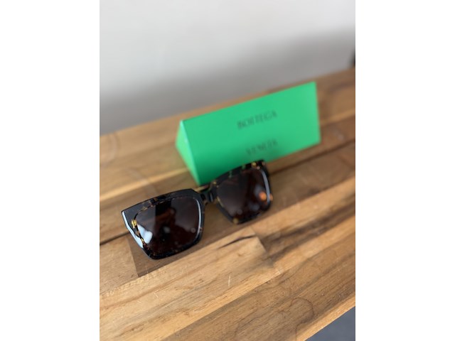 Bottega veneta zonnebril - afbeelding 2 van  3