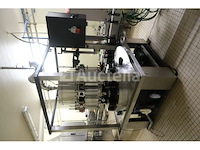 Bottelmachine, afsluitmachine, stapelaar, rekken, koelkasten, pompen, tanks