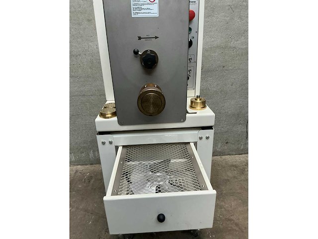 Bottene - pm80 - professionele pastamachine - afbeelding 9 van  9