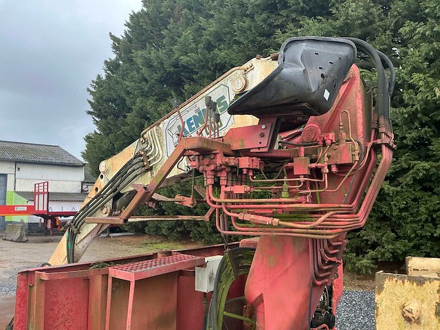 Boughton plateau leger chassis met kraan - lift kennis type 11000 r 78-2 - various units and containers - afbeelding 6 van  20