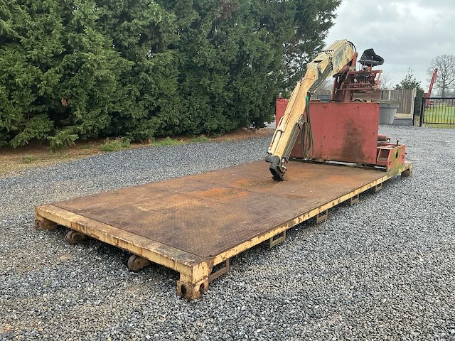 Boughton plateau leger chassis met kraan - lift kennis type 11000 r 78-2 - various units and containers - afbeelding 17 van  20
