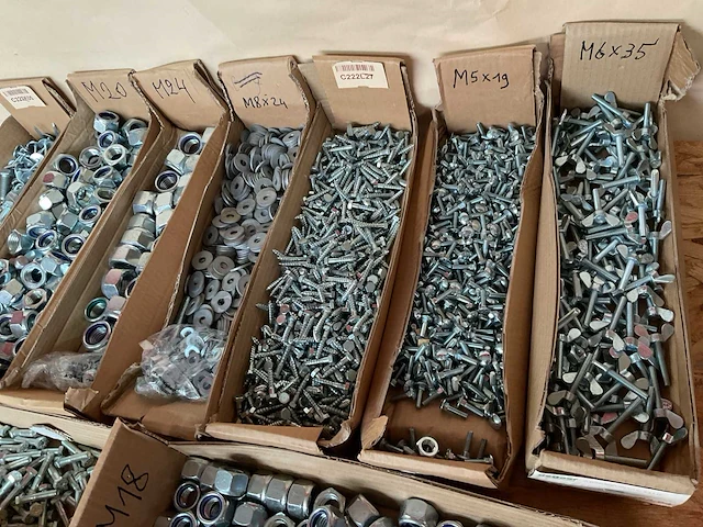 Bouten borgmoeren ringen schroeven - afbeelding 5 van  7