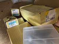 Bouten en slag pluggen - afbeelding 7 van  8