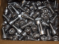 Bouten m8 x16 roestvrijstaal inbus, ca. 8 doosjes x200st. - afbeelding 1 van  3