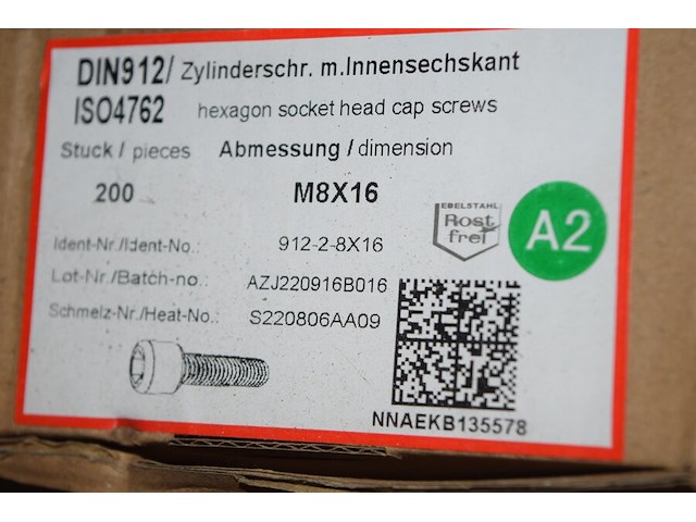 Bouten m8x16 roestvrijstaal ca. 6 doosjes x200 st. - afbeelding 2 van  3