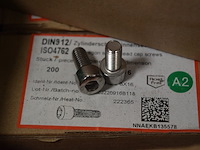 Bouten m8x16 roestvrijstaal ca. 8 doosjes x200 st. - afbeelding 1 van  2