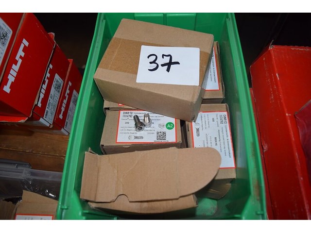 Bouten m8x16 roestvrijstaal ca. 8 doosjes x200 st. - afbeelding 2 van  2