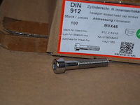 Bouten m8x45 roestvrijstaal inbus ca. 15 doosjes x 100st.