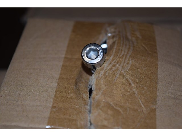 Bouten m8x45 roestvrijstaal inbus ca. 16 doosjes x 100st. - afbeelding 2 van  3