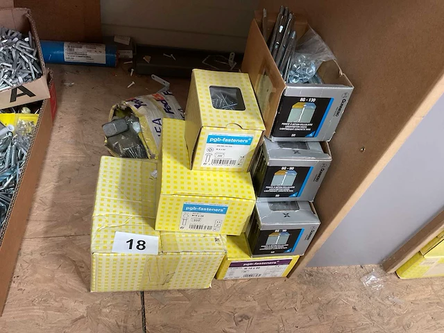 Bouten moeren slagpluggen - afbeelding 1 van  6