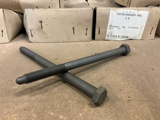 Bouten - afbeelding 1 van  7