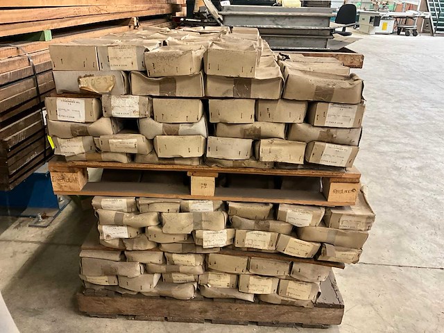 Bouten - afbeelding 6 van  7