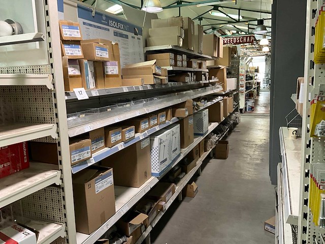 Bouw- en bevestigingsmateriaal - afbeelding 1 van  42