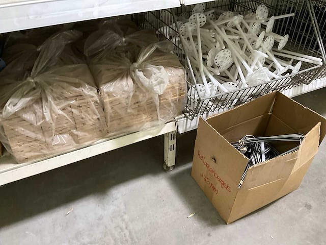 Bouw- en bevestigingsmateriaal - afbeelding 22 van  42