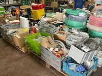 Bouw- en bevestigingsmateriaal - afbeelding 1 van  31