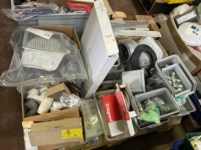 Bouw- en bevestigingsmateriaal - afbeelding 29 van  31