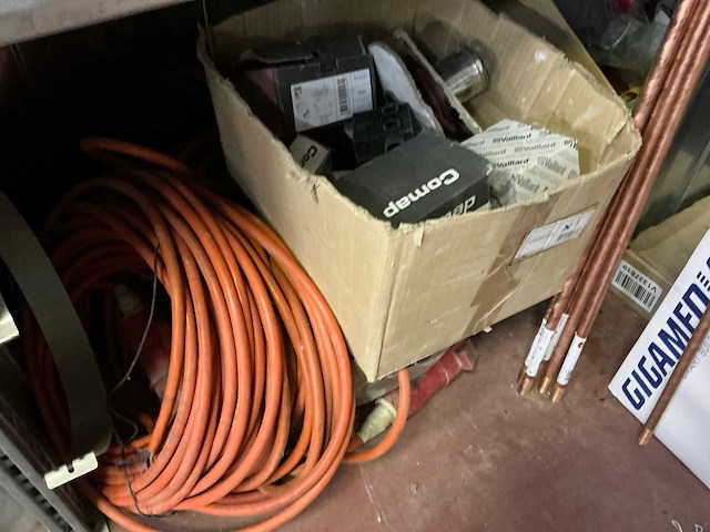 Bouw- en bevestigingsmateriaal - afbeelding 15 van  28