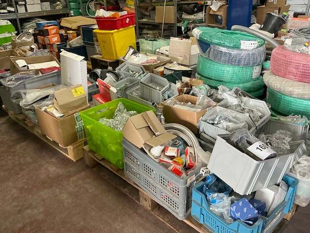 Bouw- en bevestigingsmateriaal - afbeelding 1 van  31