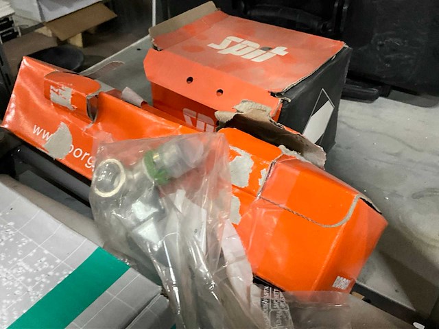 Bouw- en bevestigingsmateriaal - afbeelding 11 van  69