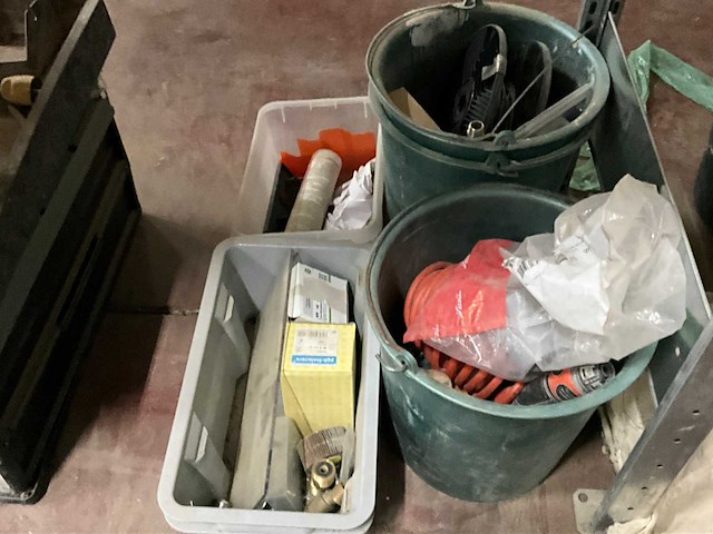 Bouw- en bevestigingsmateriaal - afbeelding 16 van  69
