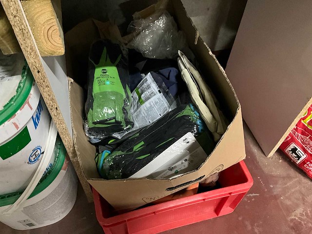 Bouw- en bevestigingsmateriaal - afbeelding 66 van  69