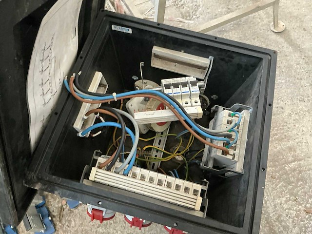 Bouwaansluitkast (te herstellen!) (2x) - afbeelding 11 van  11