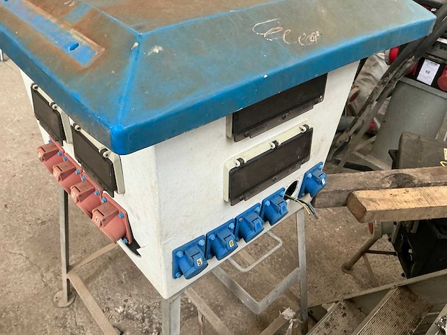 Bouwaansluitkast (te herstellen!) (2x) - afbeelding 4 van  11