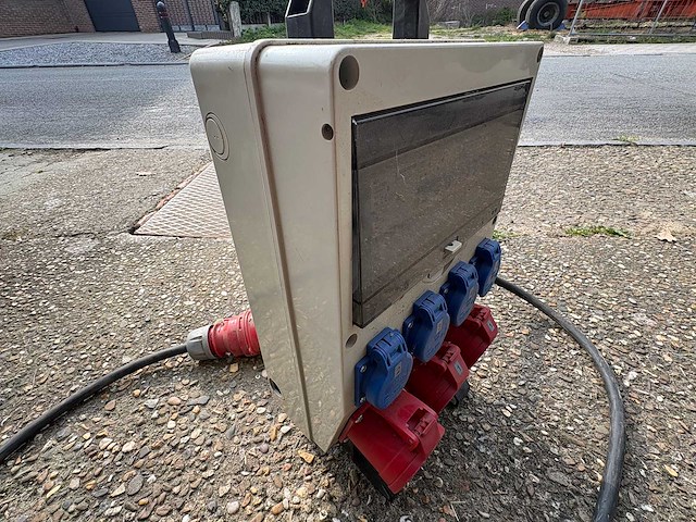 Bouwerf stroomkast - various buidingmaterial - afbeelding 6 van  6