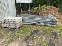 Bouwhek (15x) met betonblok (20x) - afbeelding 1 van  6