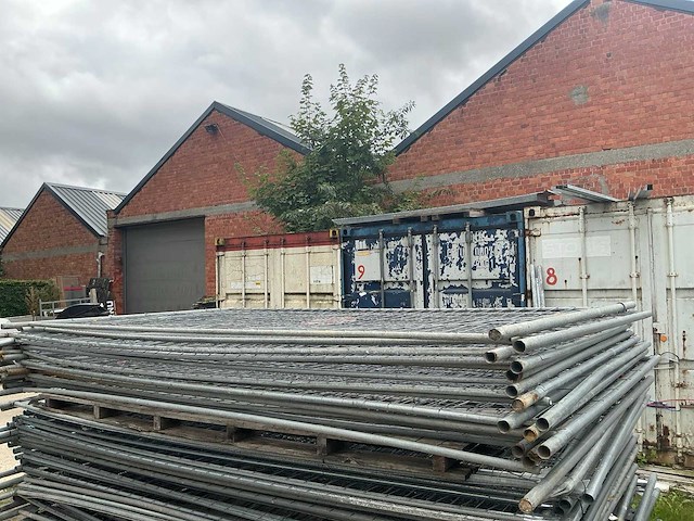 Bouwhek (15x) met betonblok (25x) - afbeelding 1 van  4