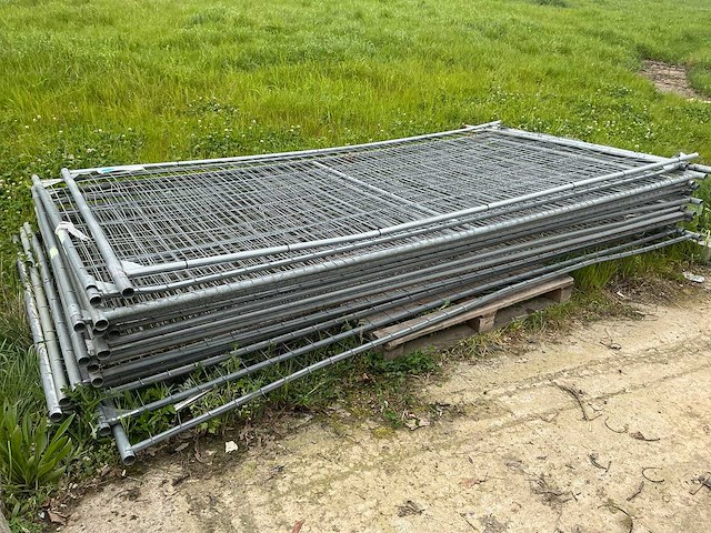 Bouwhek met betonnen blok (15x) - afbeelding 2 van  8