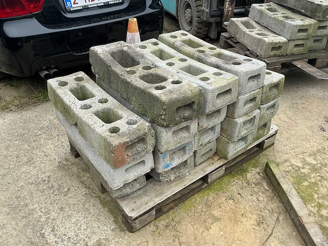 Bouwhek met betonnen blok (15x) - afbeelding 7 van  8