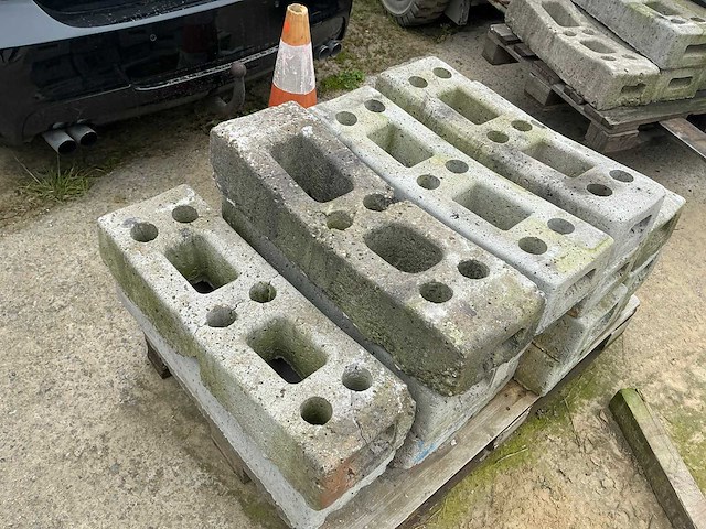 Bouwhek met betonnen blok (15x) - afbeelding 8 van  8