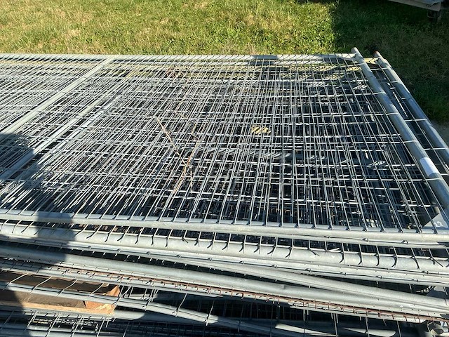 Bouwhek met betonnen blok (15x) - afbeelding 2 van  4