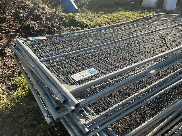 Bouwhek met betonnen blok (20x) - afbeelding 2 van  5