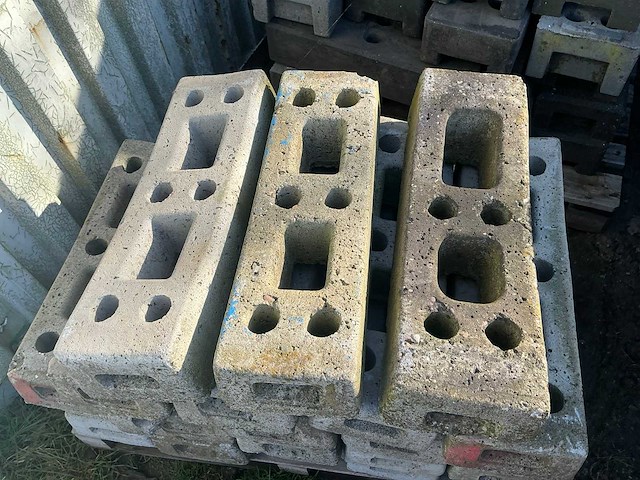 Bouwhek met betonnen blok (20x) - afbeelding 5 van  5