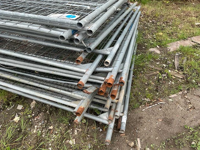 Bouwhek met betonnen blok (30x) - afbeelding 3 van  7