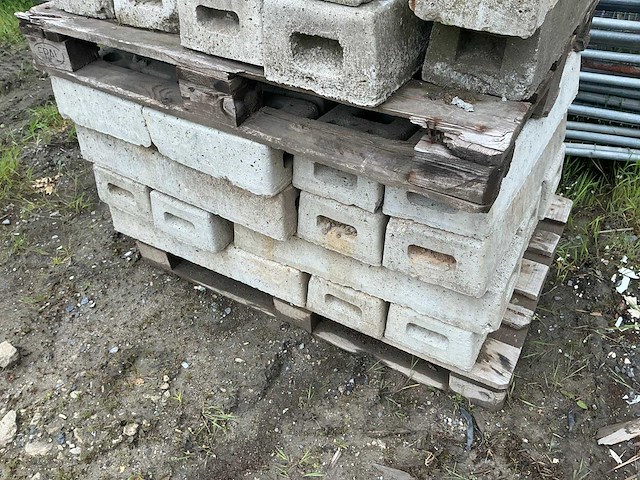 Bouwhek met betonnen blok (30x) - afbeelding 5 van  7