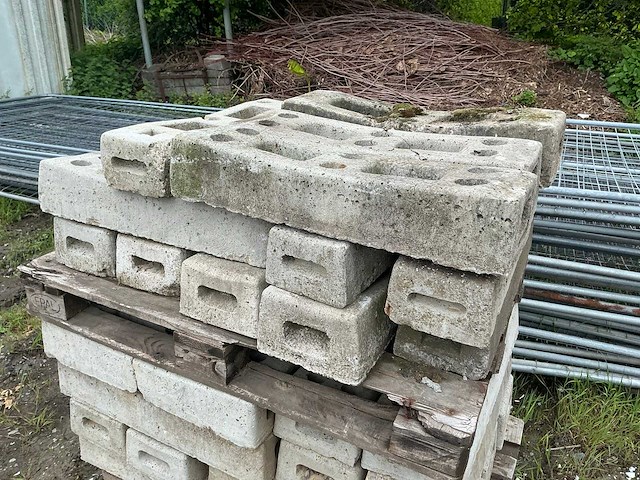Bouwhek met betonnen blok (30x) - afbeelding 6 van  7